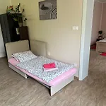 דירה Borovi קארלשטיין